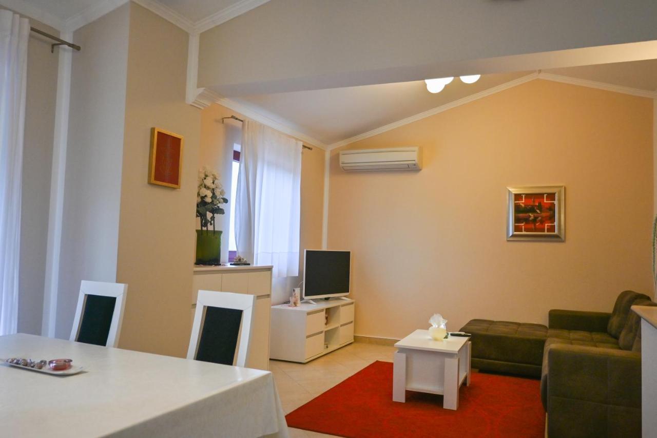 Villa Michelle Karojba Εξωτερικό φωτογραφία