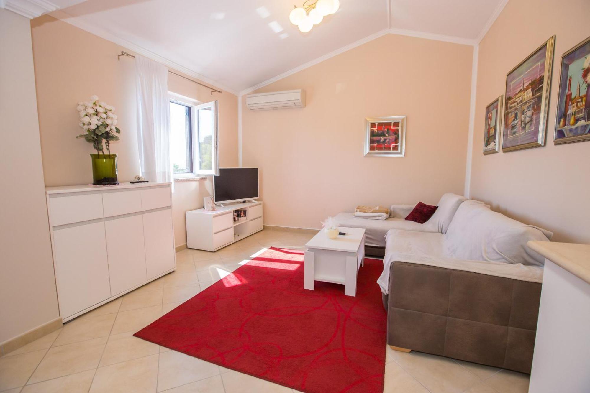 Villa Michelle Karojba Εξωτερικό φωτογραφία