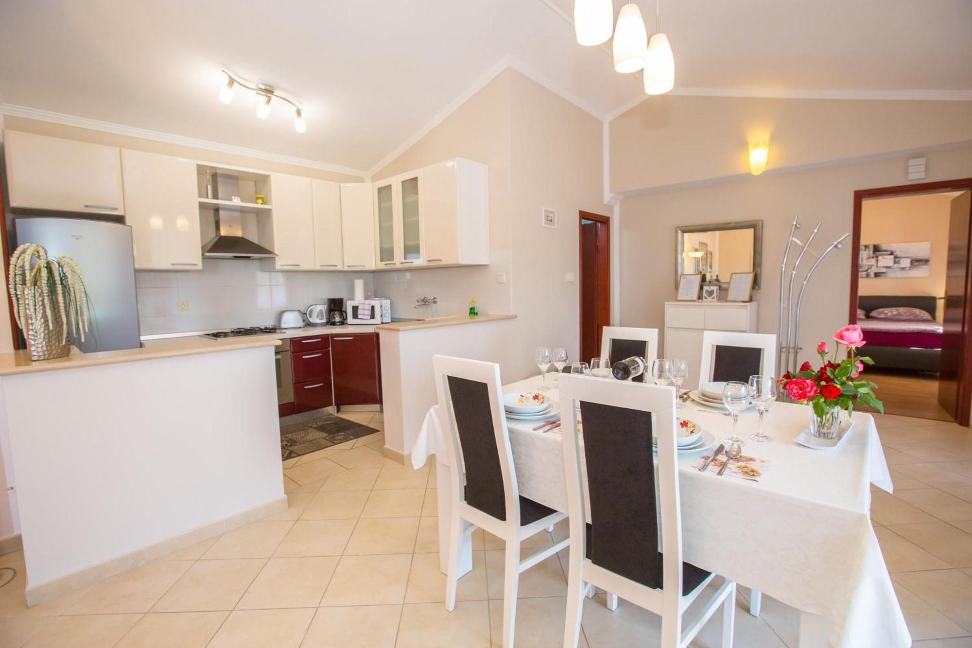 Villa Michelle Karojba Εξωτερικό φωτογραφία