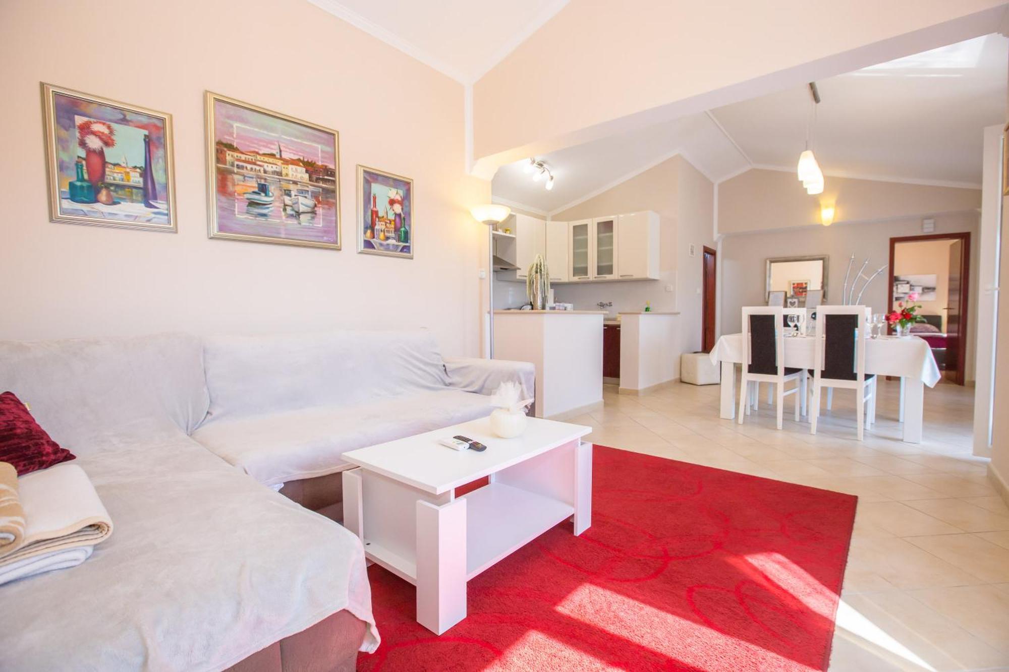 Villa Michelle Karojba Εξωτερικό φωτογραφία