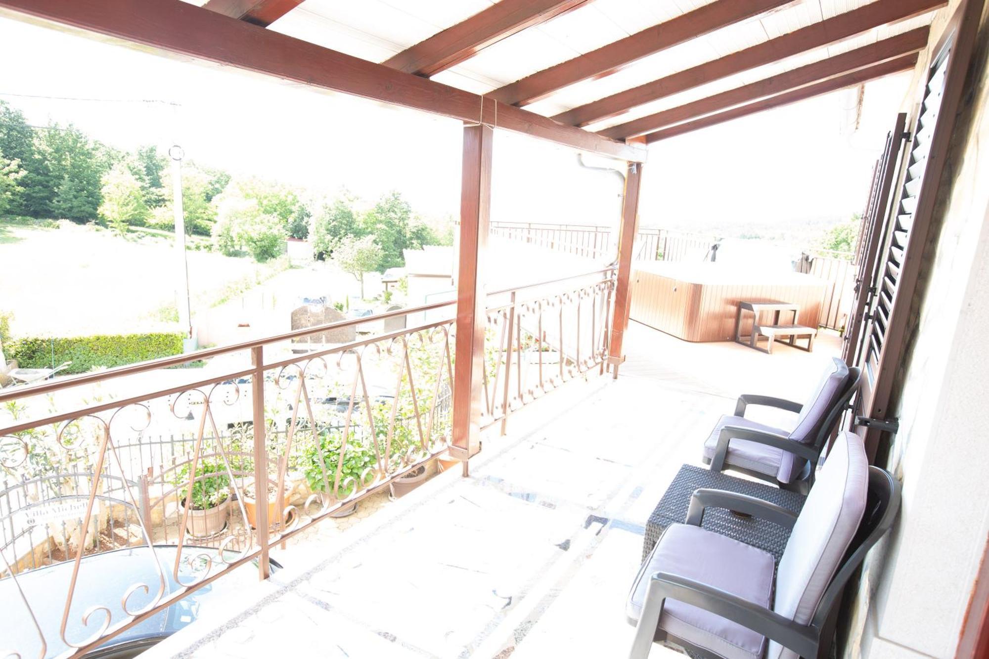 Villa Michelle Karojba Εξωτερικό φωτογραφία