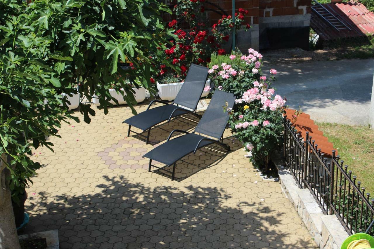 Villa Michelle Karojba Εξωτερικό φωτογραφία