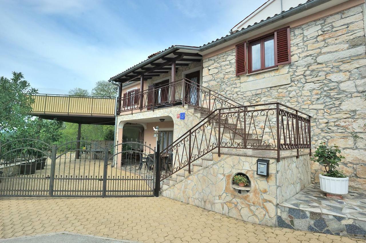 Villa Michelle Karojba Εξωτερικό φωτογραφία
