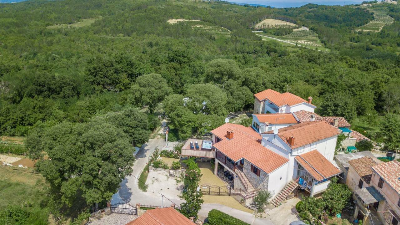Villa Michelle Karojba Εξωτερικό φωτογραφία