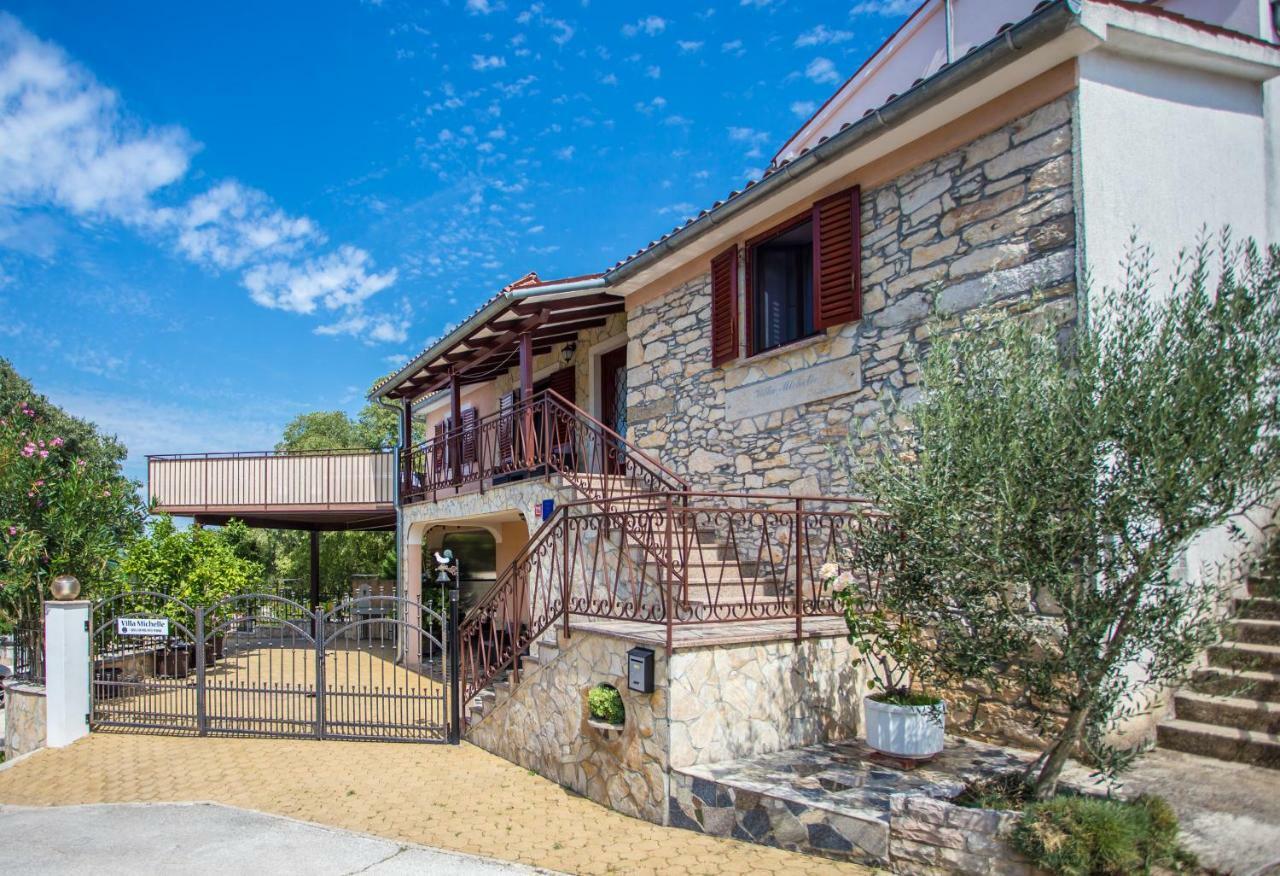 Villa Michelle Karojba Εξωτερικό φωτογραφία