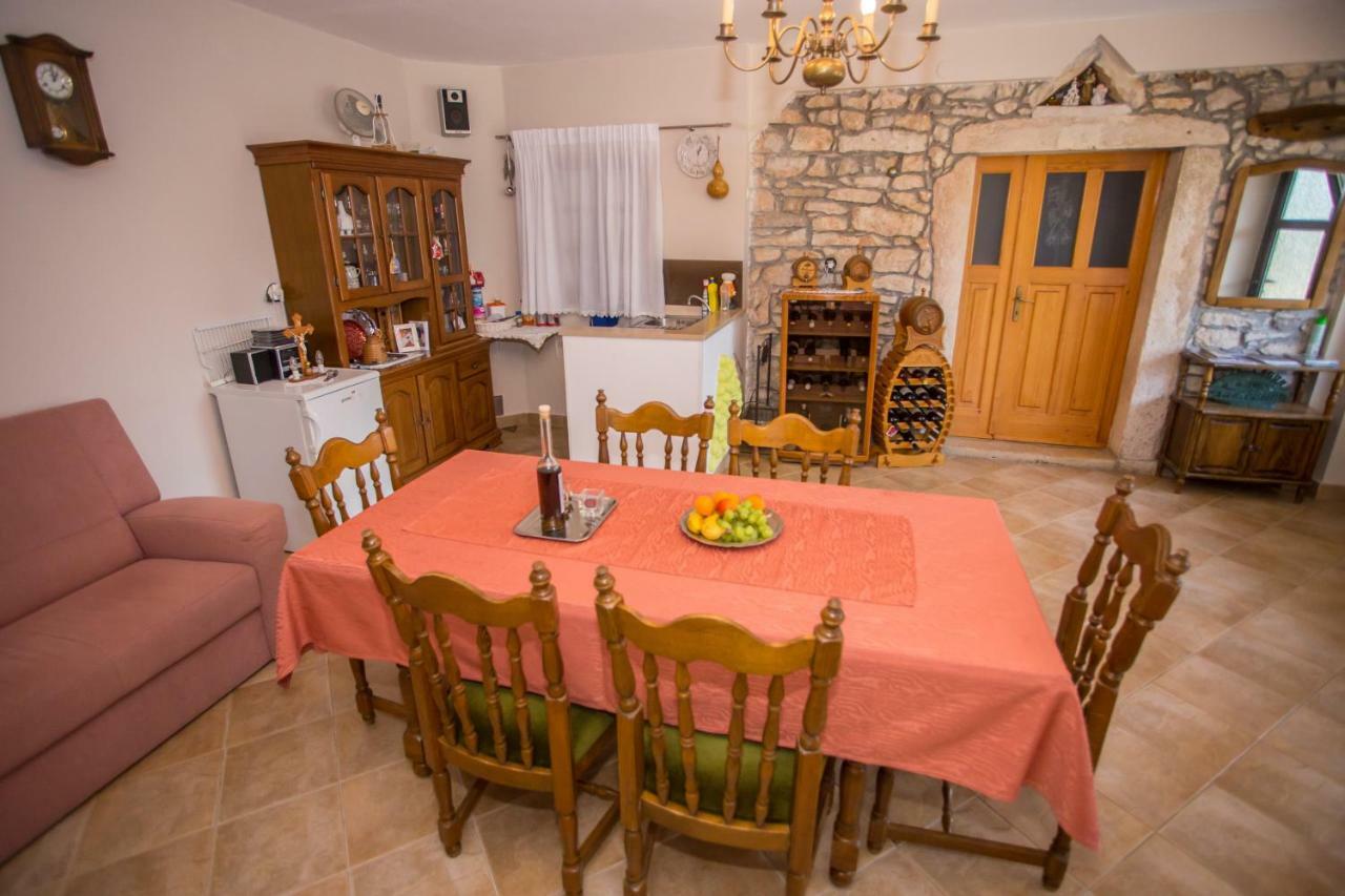 Villa Michelle Karojba Εξωτερικό φωτογραφία