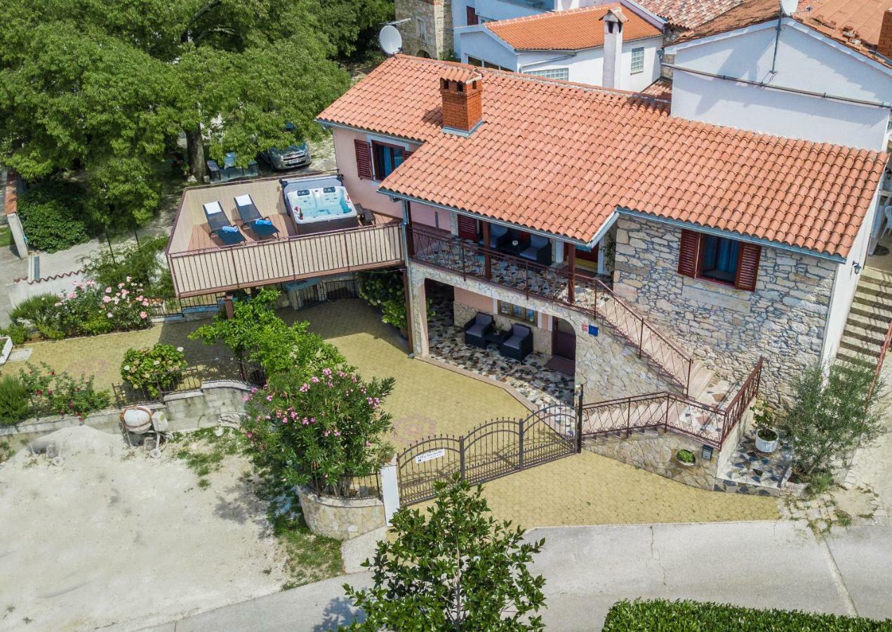Villa Michelle Karojba Εξωτερικό φωτογραφία